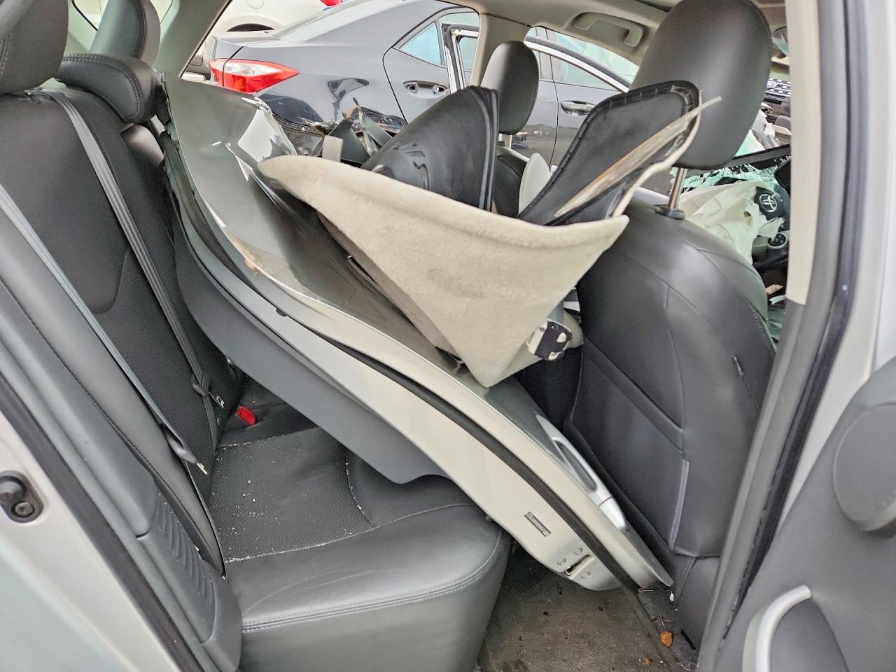 2011 TOYOTA PRIUS photo 10