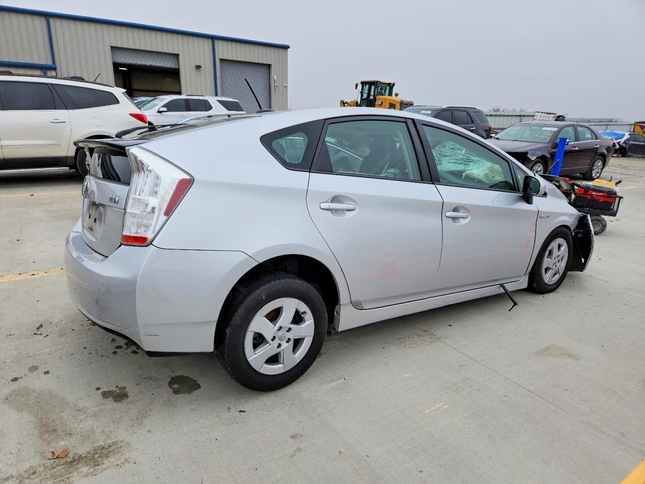 2011 TOYOTA PRIUS photo 3