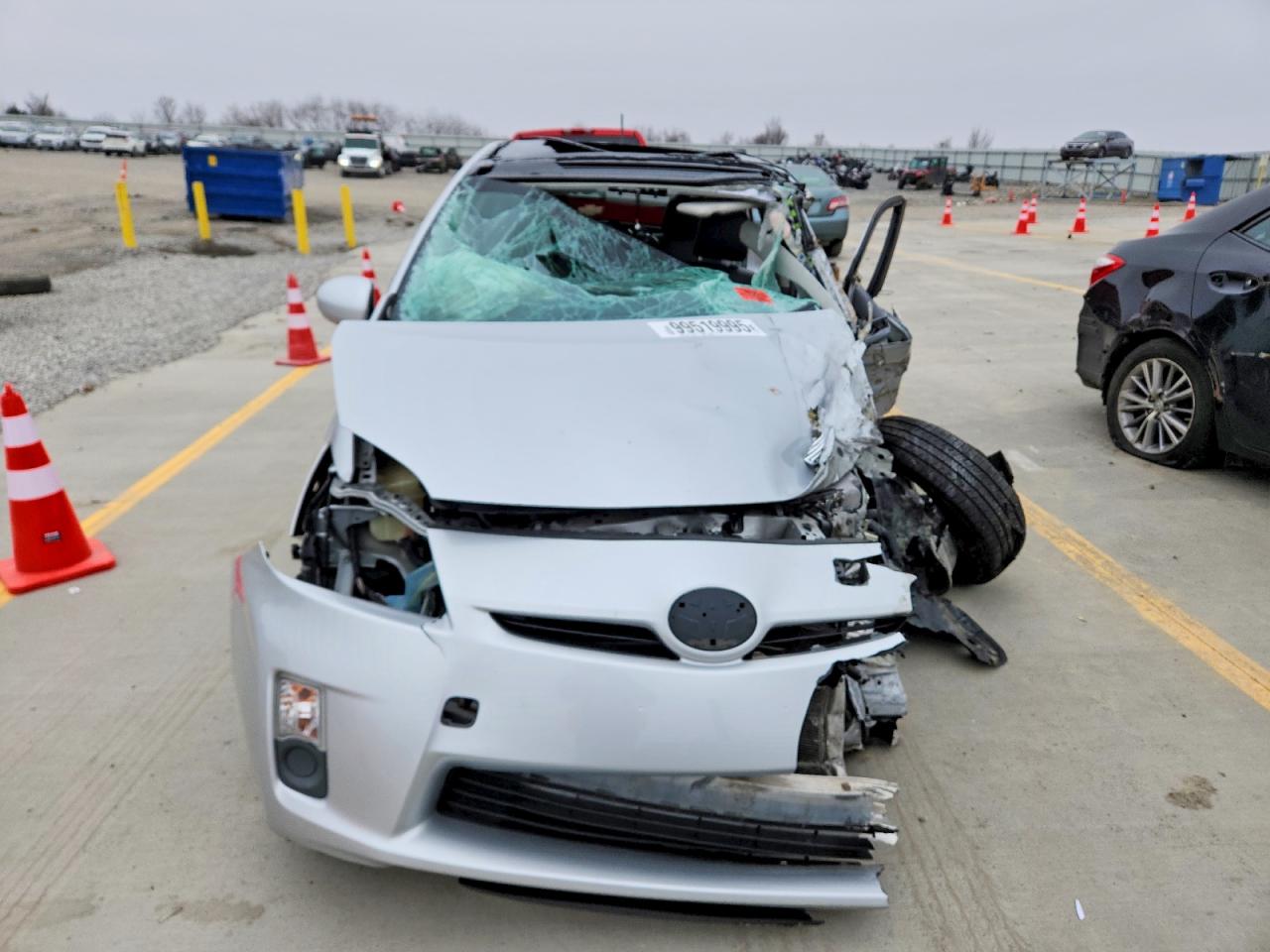 2011 TOYOTA PRIUS photo 5