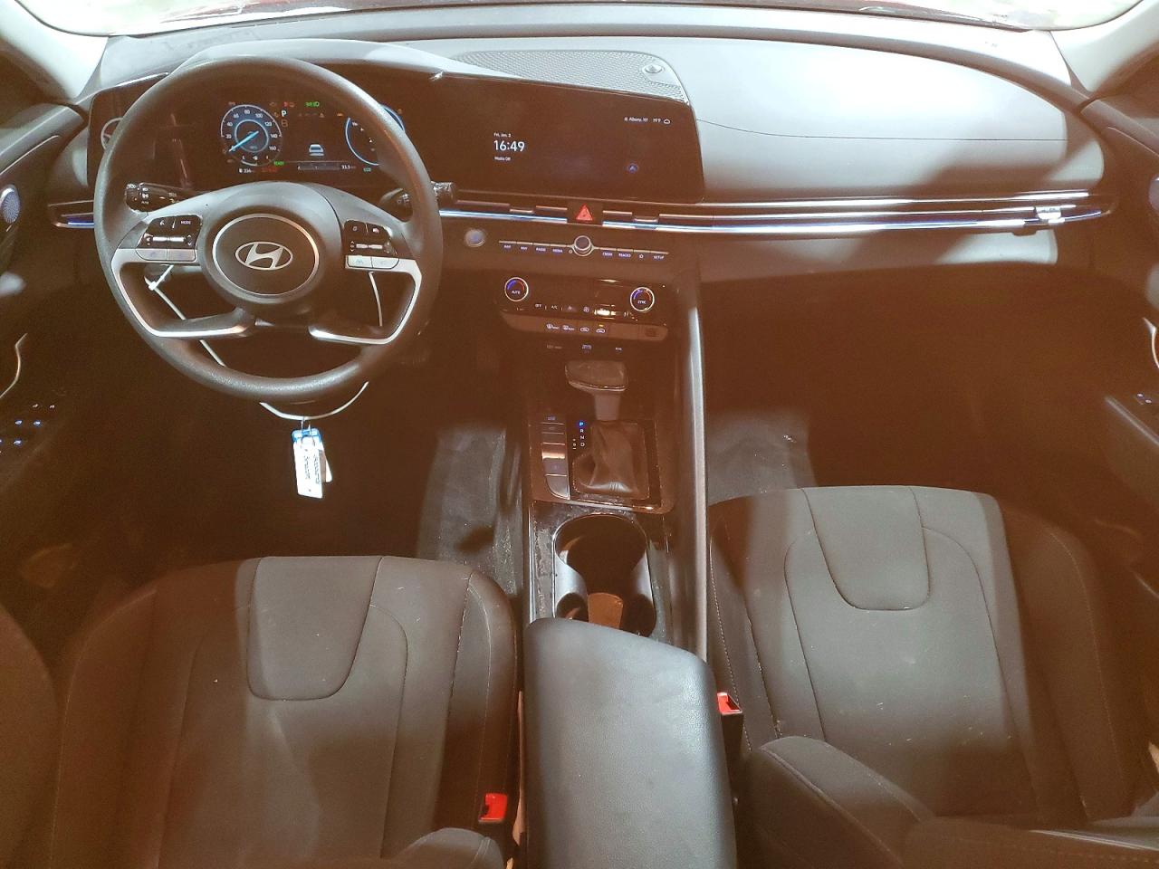 2024 HYUNDAI ELANTRA BLUE photo 8