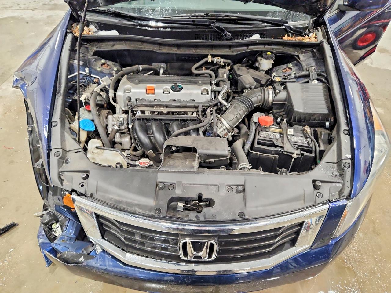 2010 HONDA ACCORD LXP photo 11