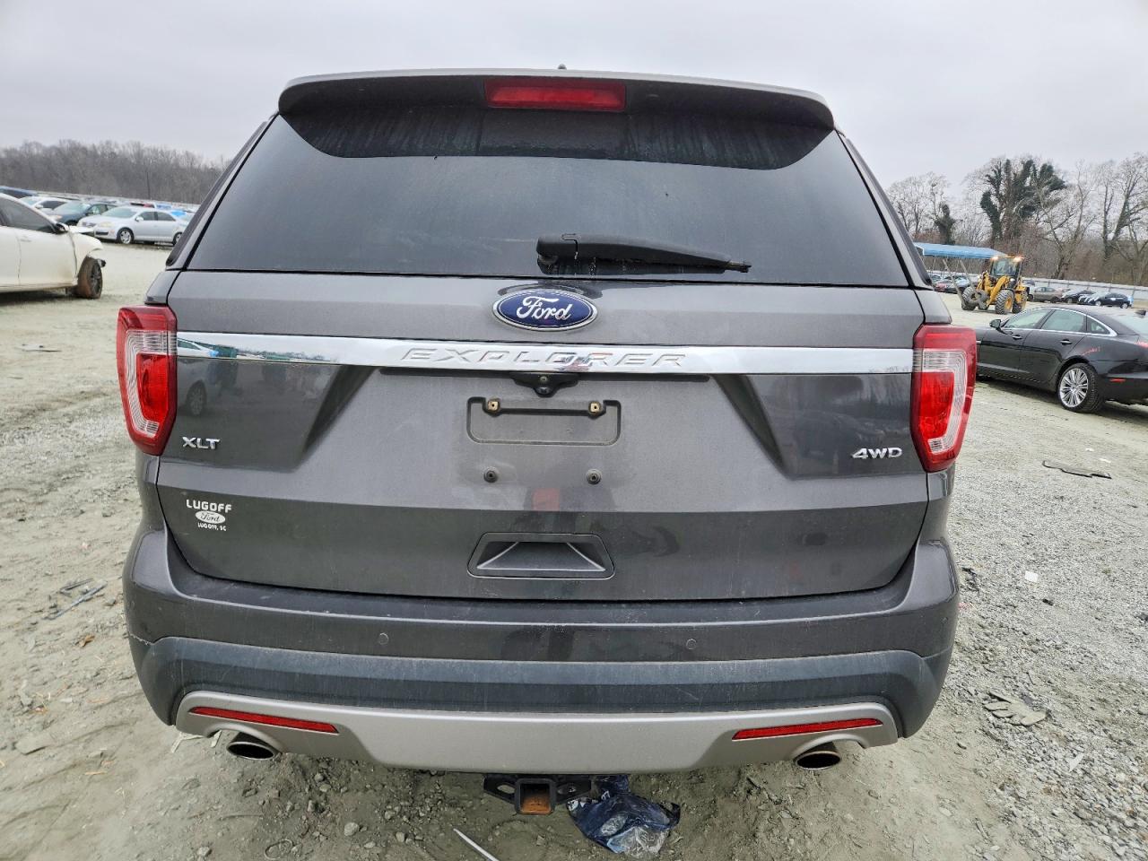 2017 FORD EXPLORER XLT photo 6