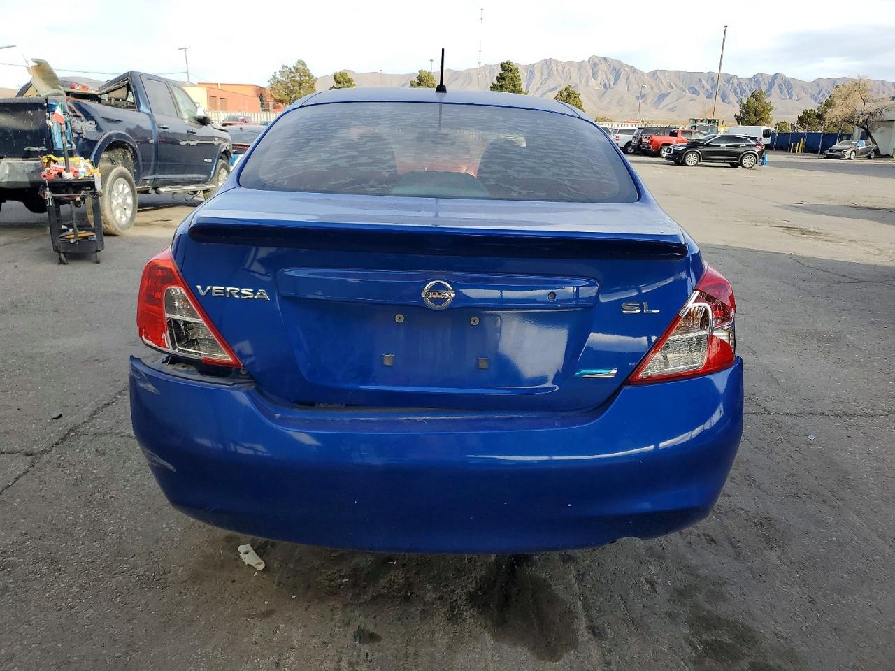 2012 NISSAN VERSA S photo 6