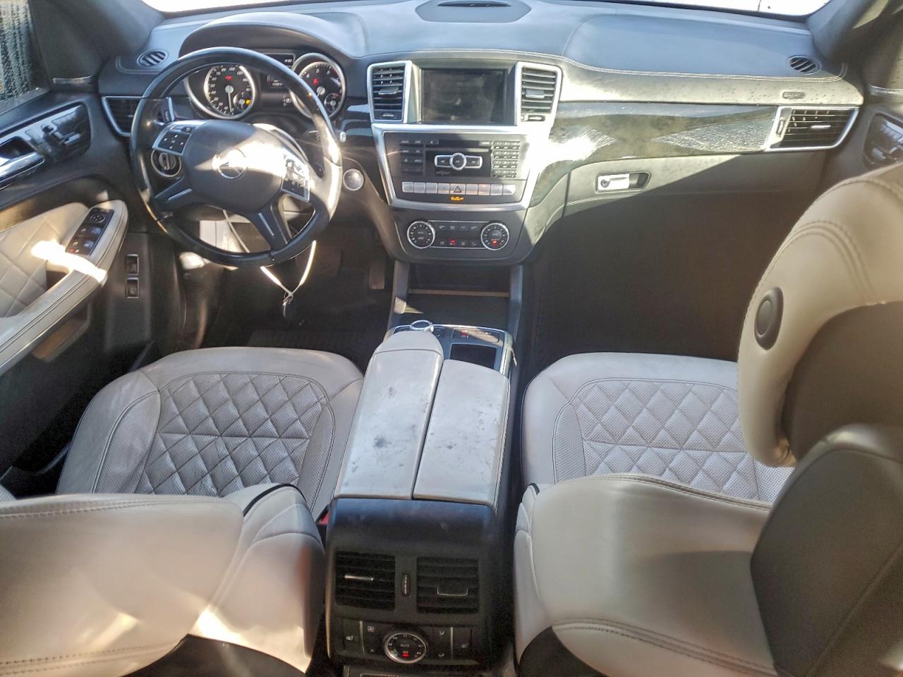 2015 MERCEDES-BENZ GL 550 4MATIC photo 15