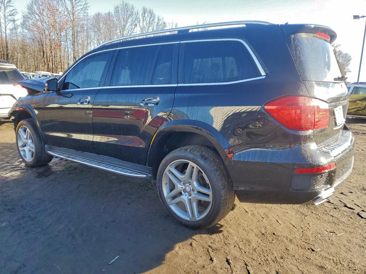 2015 MERCEDES-BENZ GL 550 4MATIC photo 3