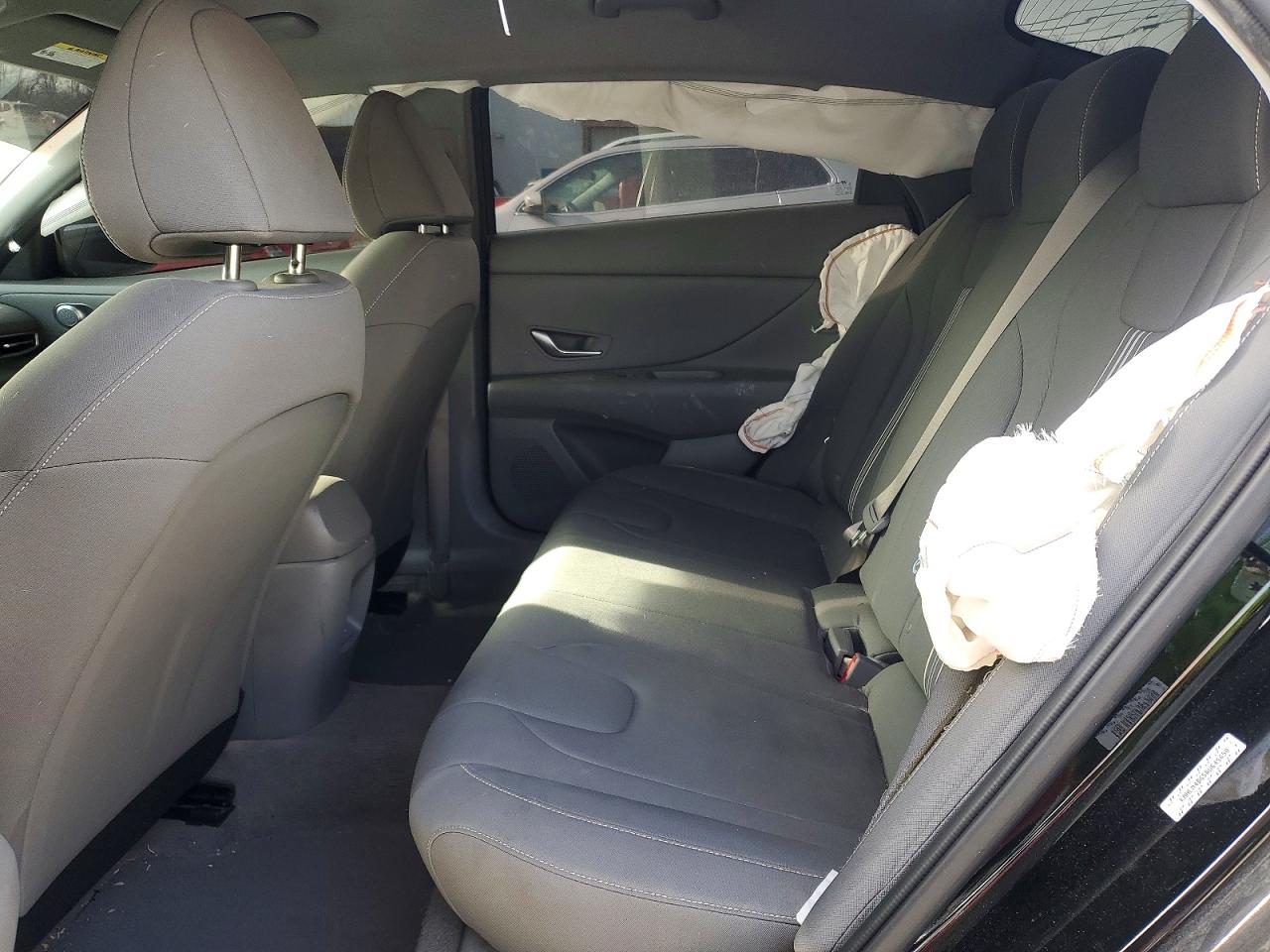 2024 HYUNDAI ELANTRA SEL photo 19