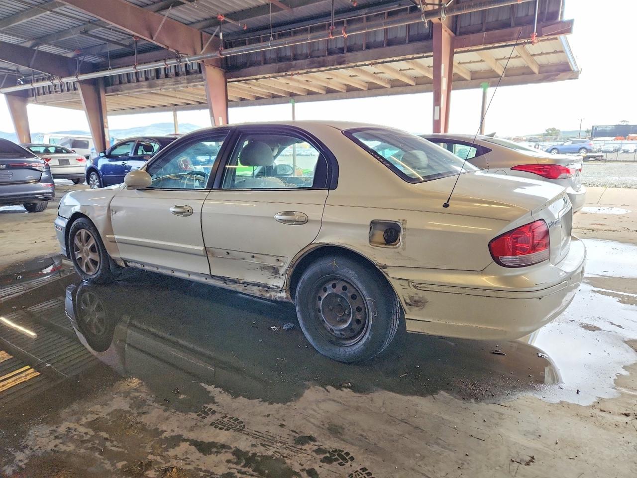 2004 HYUNDAI SONATA GL photo 2