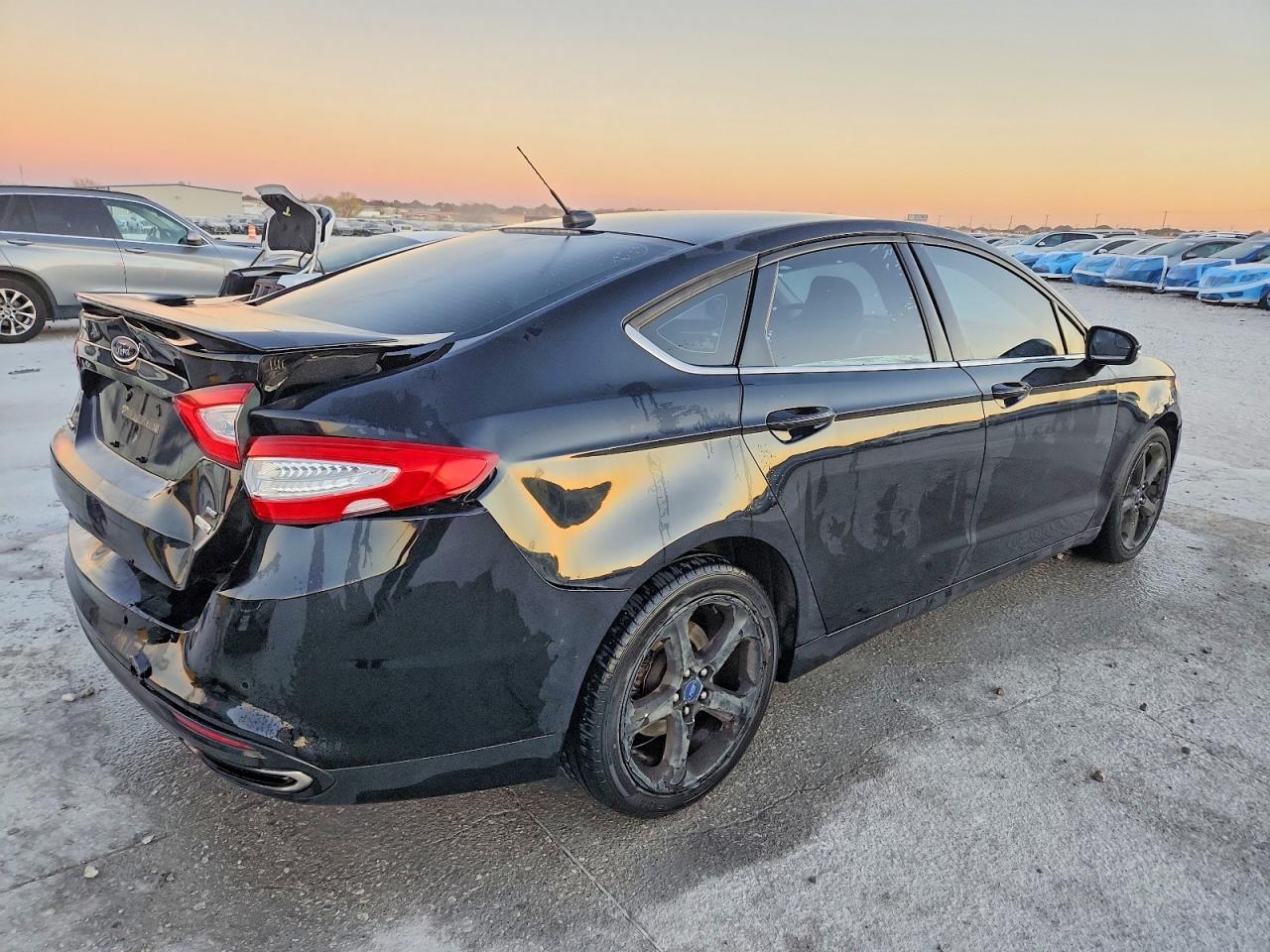 2016 FORD FUSION SE photo 3