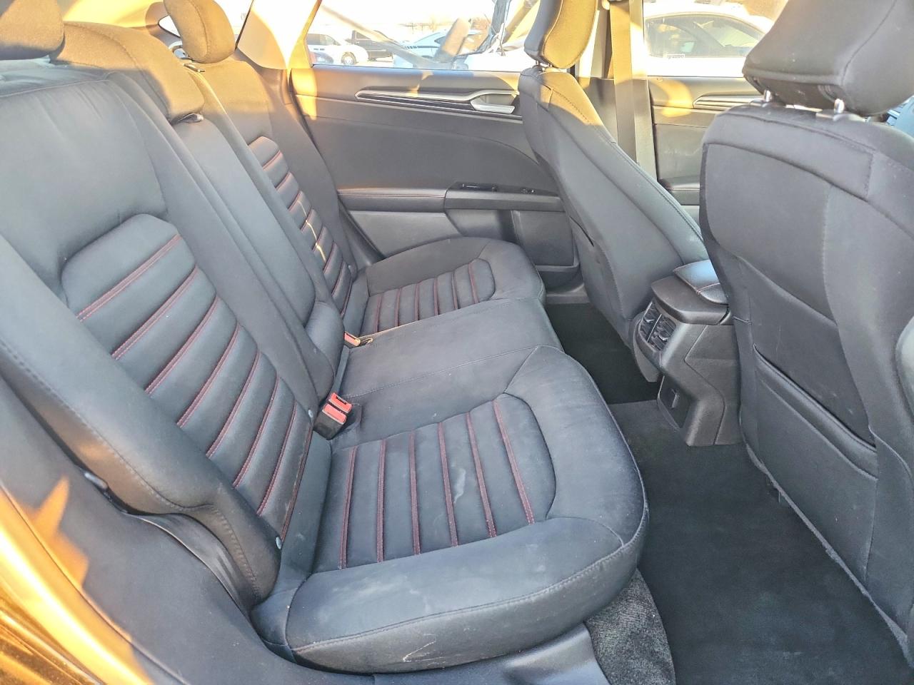 2016 FORD FUSION SE photo 10