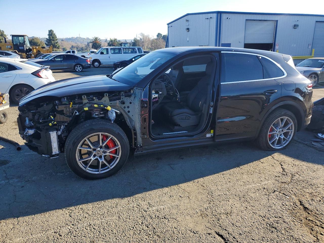2025 PORSCHE CAYENNE
