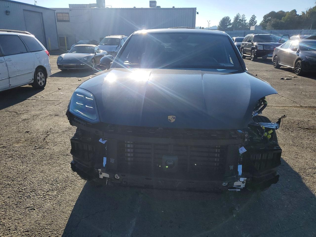 2025 PORSCHE CAYENNE SE HYBRID photo 5