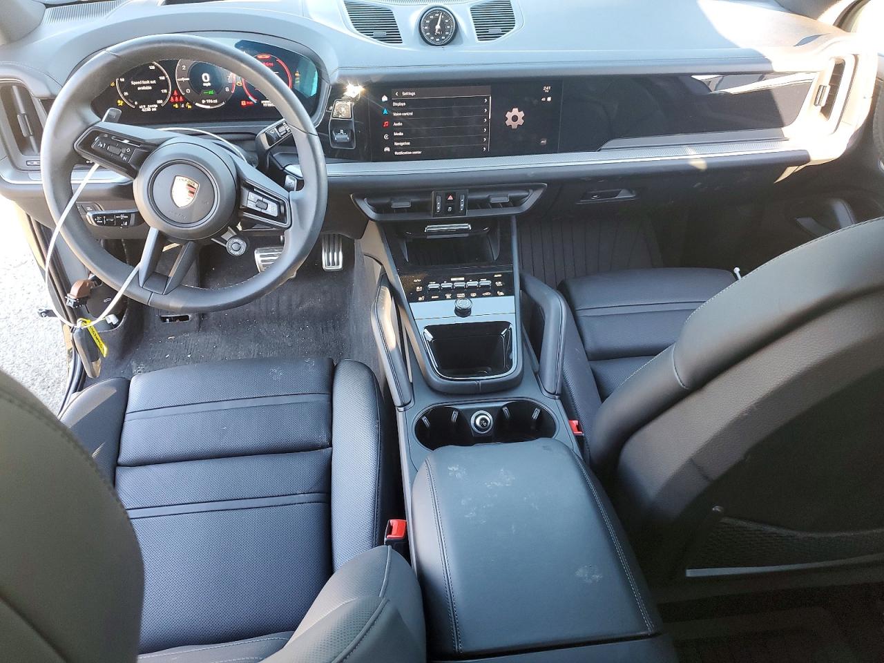 2025 PORSCHE CAYENNE SE HYBRID photo 8