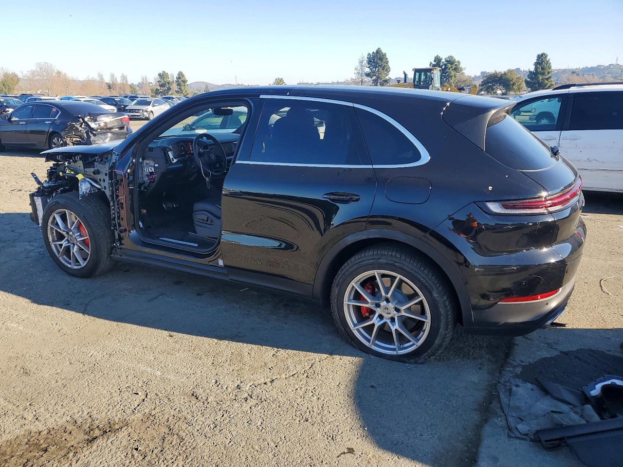2025 PORSCHE CAYENNE SE HYBRID photo 2