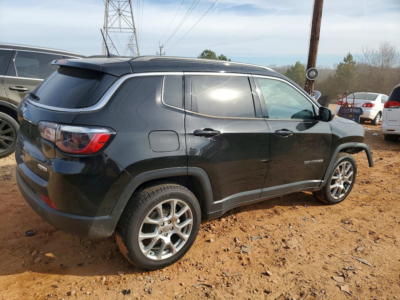 2022 JEEP COMPASS LATITUDE LUX photo 5