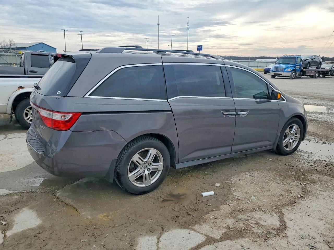 2012 HONDA ODYSSEY TOURING photo 3