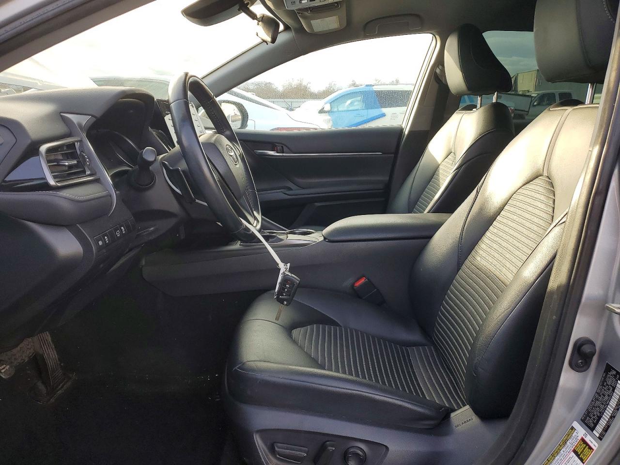 2021 TOYOTA CAMRY SE photo 7