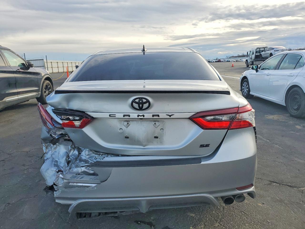 2021 TOYOTA CAMRY SE photo 6