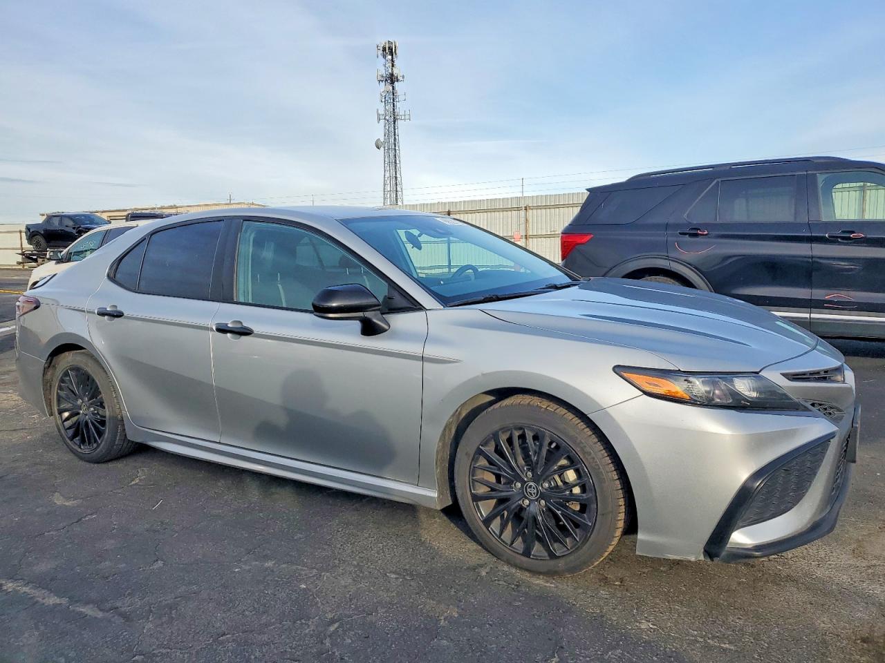 2021 TOYOTA CAMRY SE photo 4