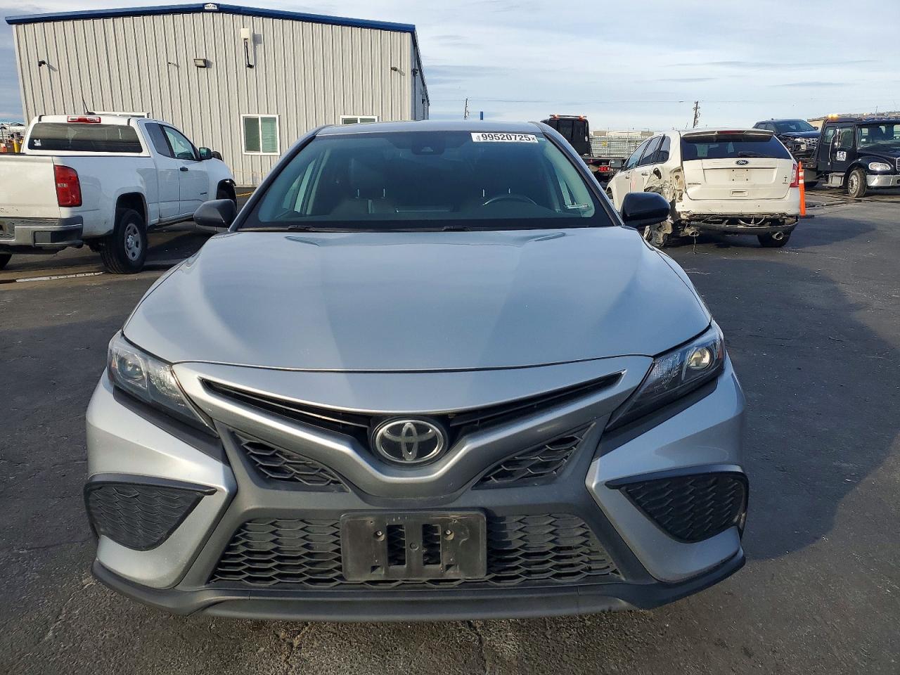 2021 TOYOTA CAMRY SE photo 5
