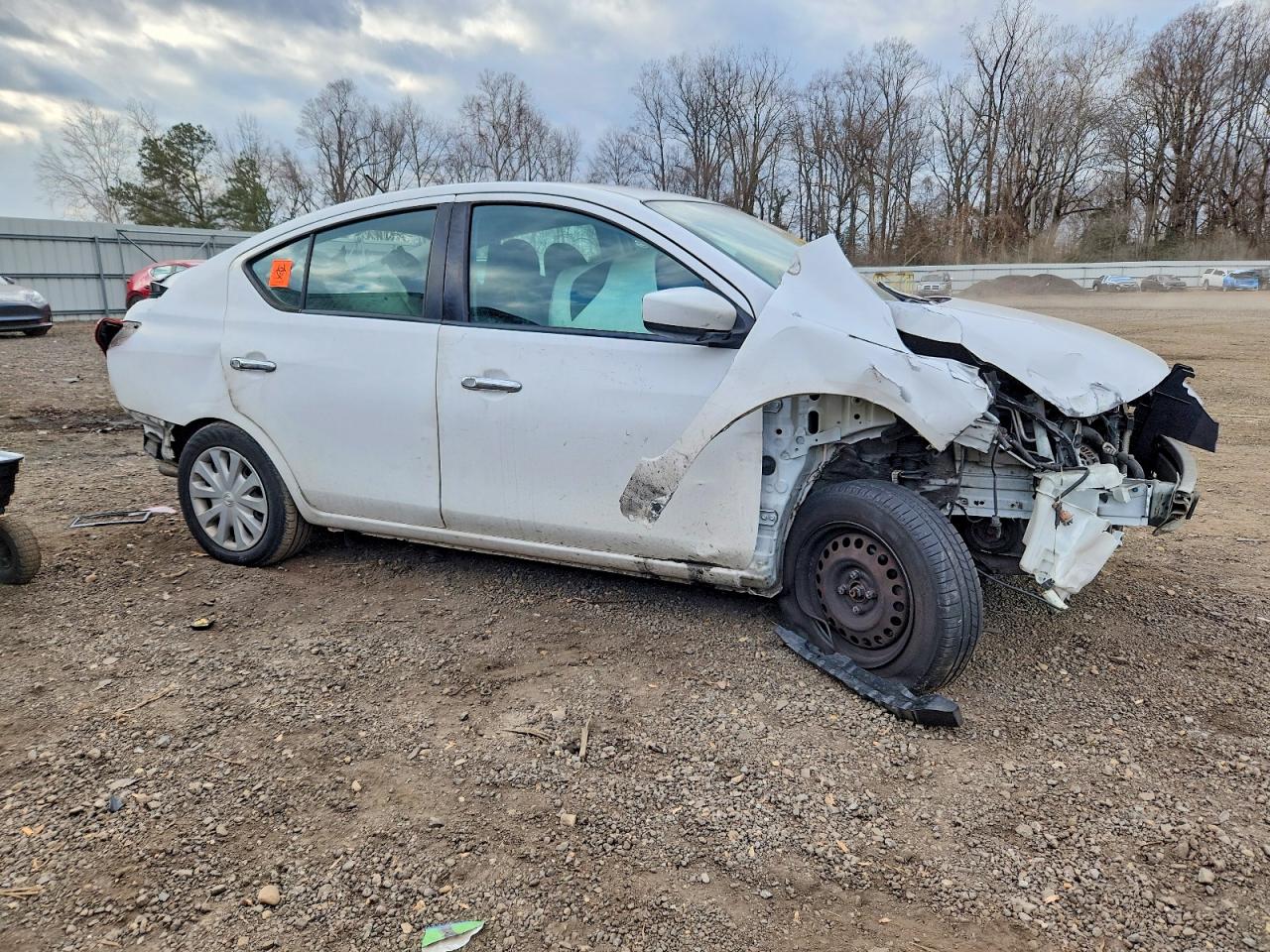 2019 NISSAN VERSA S photo 4