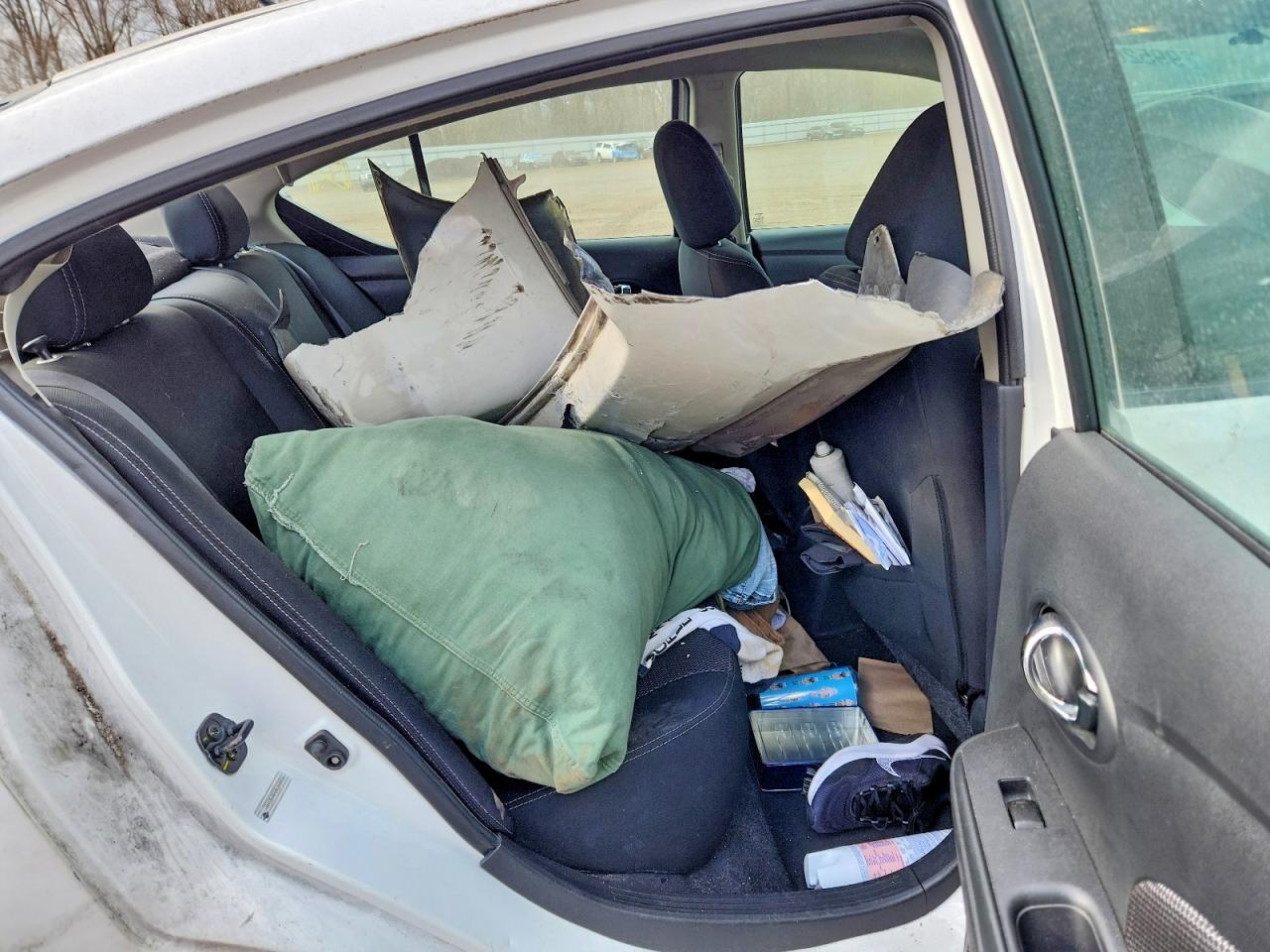 2019 NISSAN VERSA S photo 10