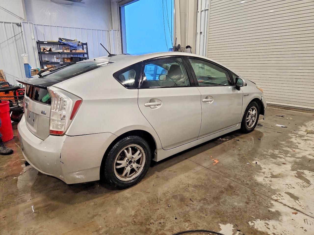 2010 TOYOTA PRIUS photo 3