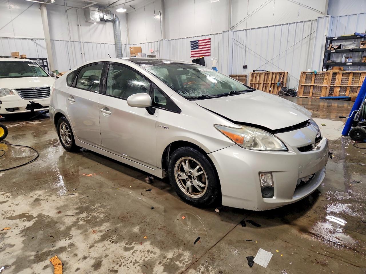 2010 TOYOTA PRIUS photo 4