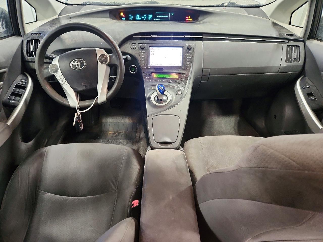 2010 TOYOTA PRIUS photo 8