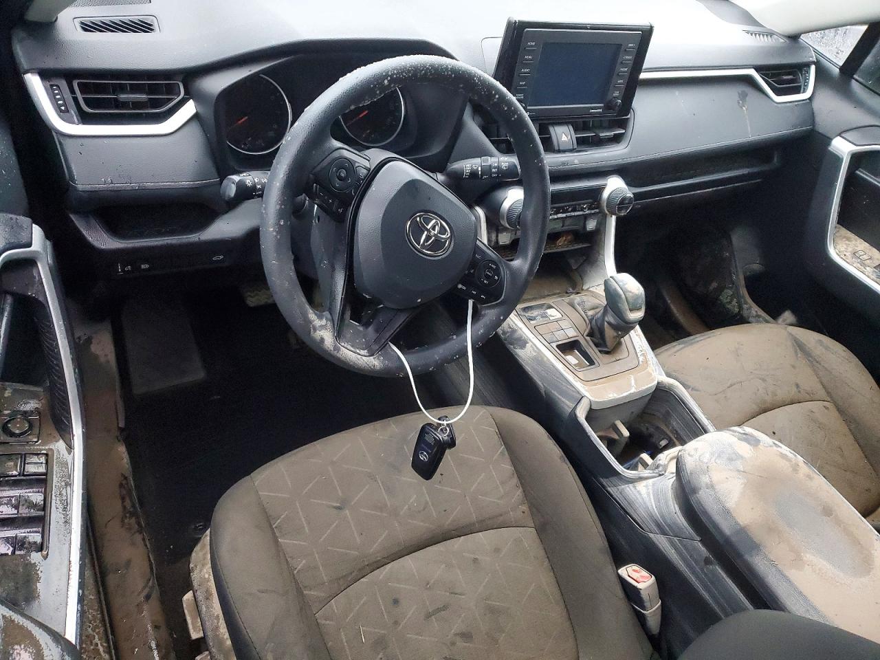 2022 TOYOTA RAV4 XLE photo 8