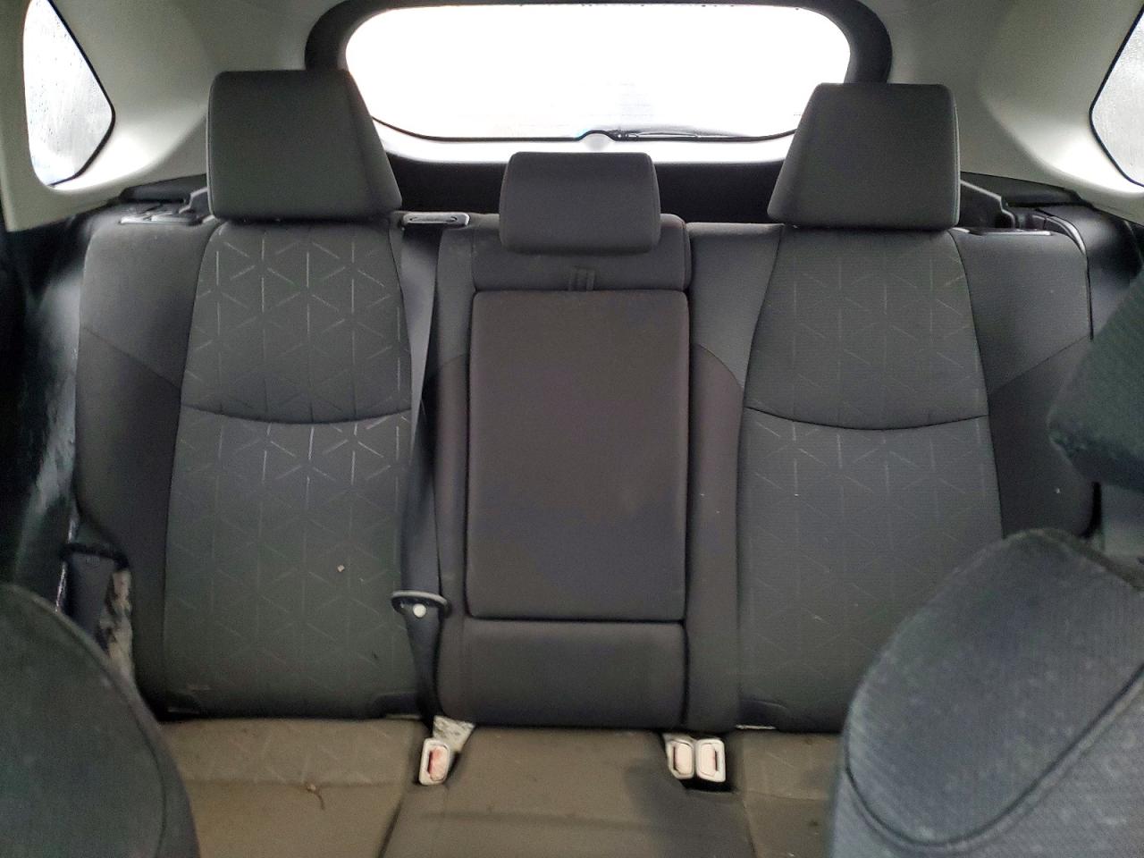 2022 TOYOTA RAV4 XLE photo 10
