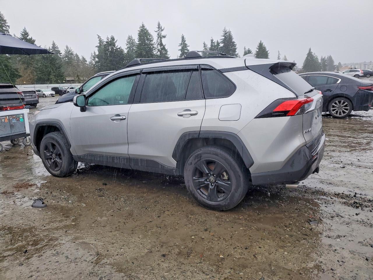 2022 TOYOTA RAV4 XLE photo 2