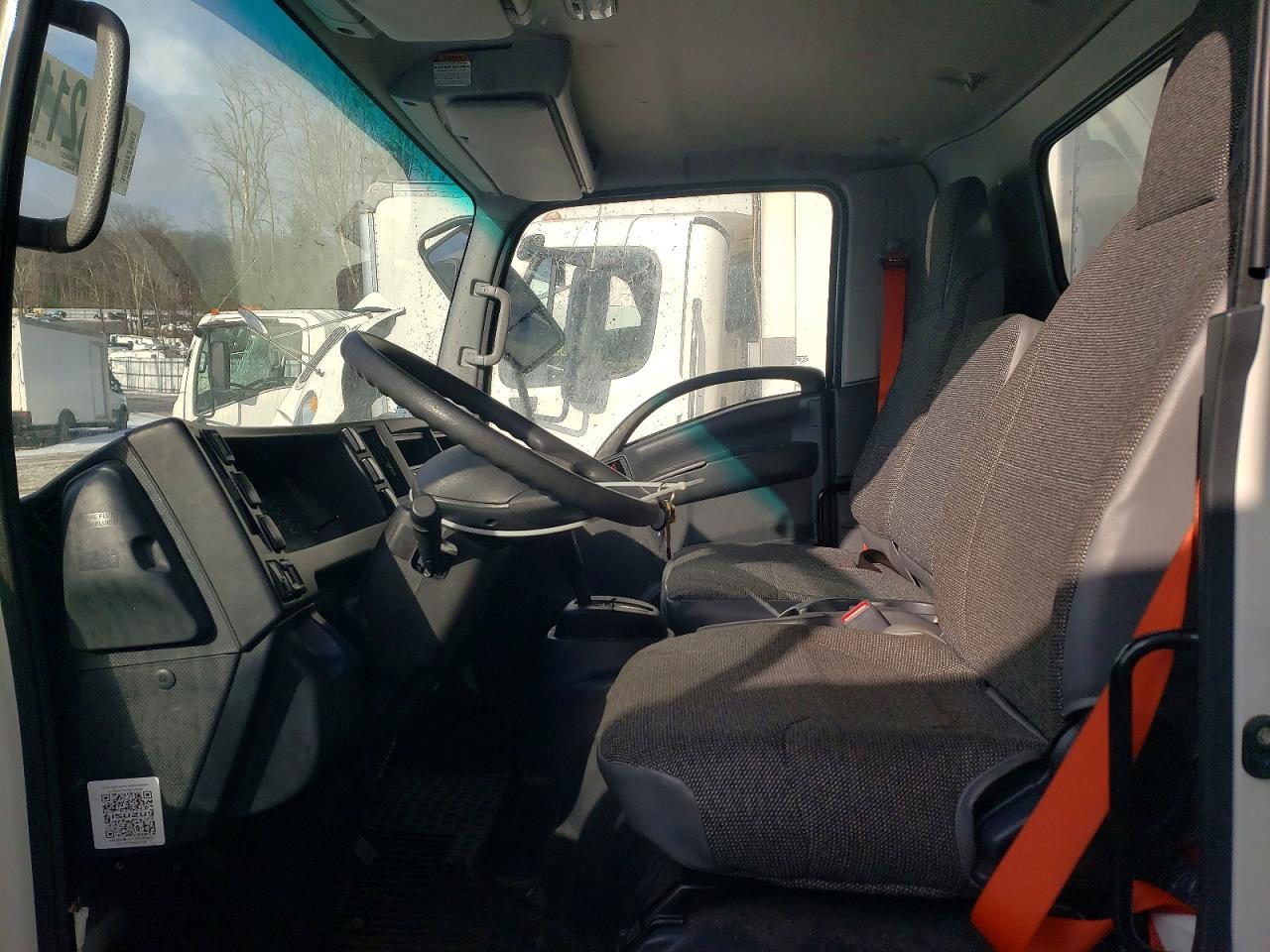 2024 ISUZU NPR BOX TRUCK photo 7