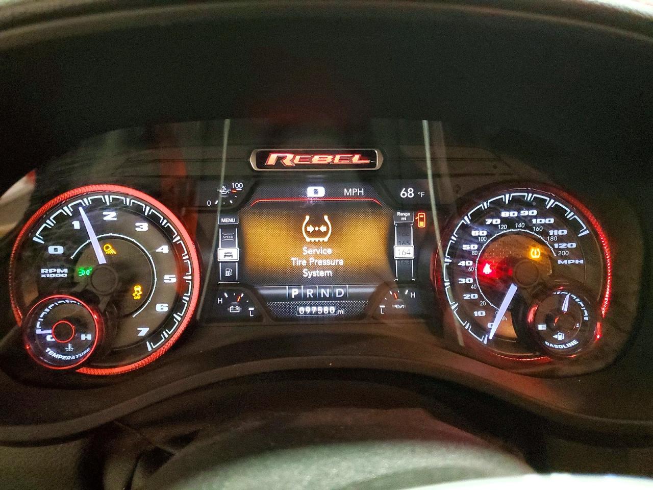 2019 RAM 1500 REBEL photo 9