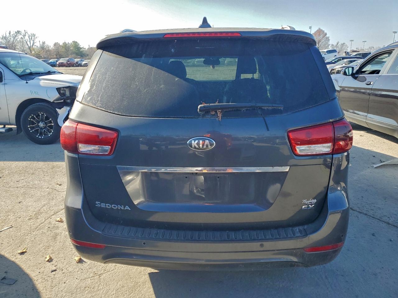 2016 KIA SEDONA EX photo 6