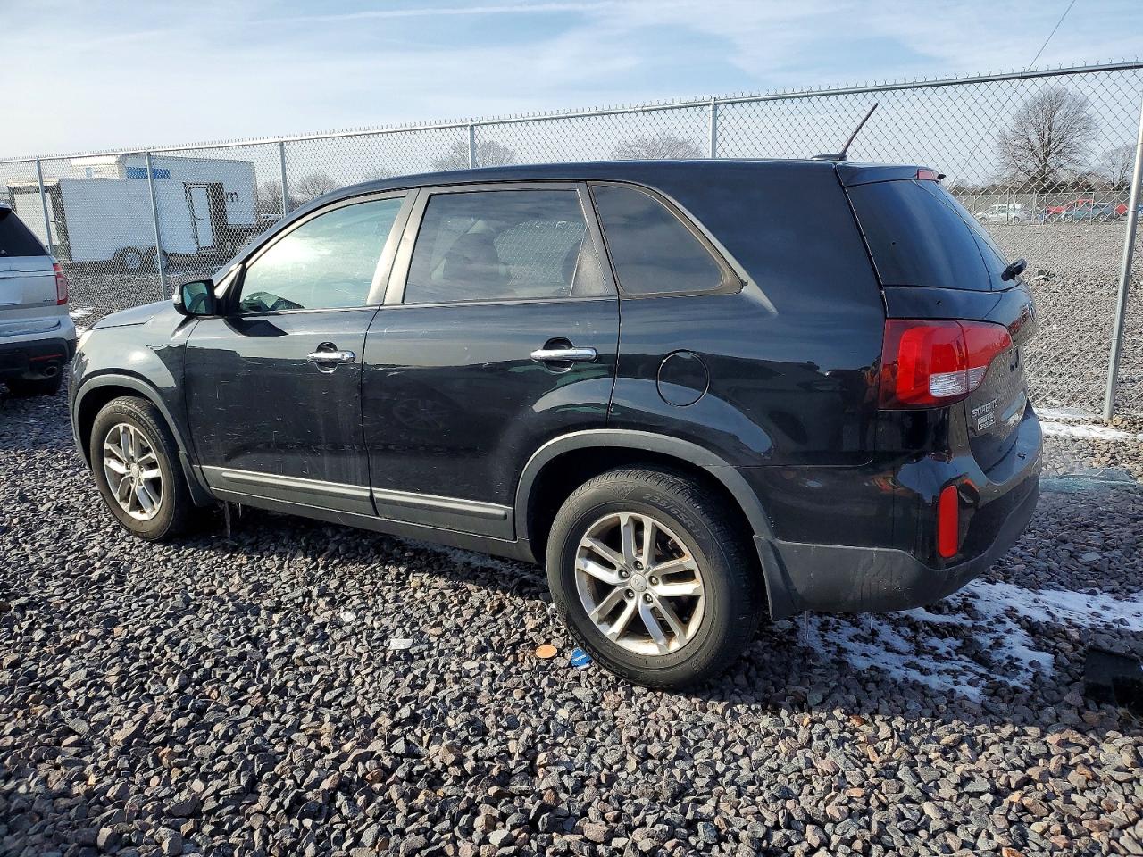 2014 KIA SORENTO LX photo 2
