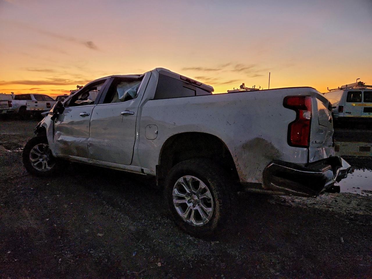 2025 CHEVROLET SILVERADO K1500 LTZ photo 3