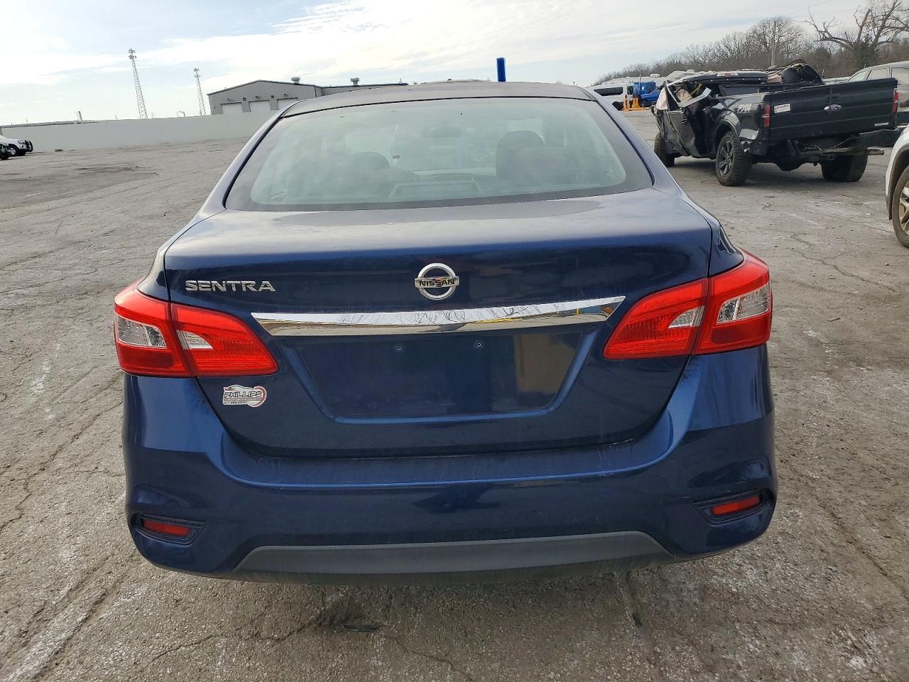 2016 NISSAN SENTRA S photo 6