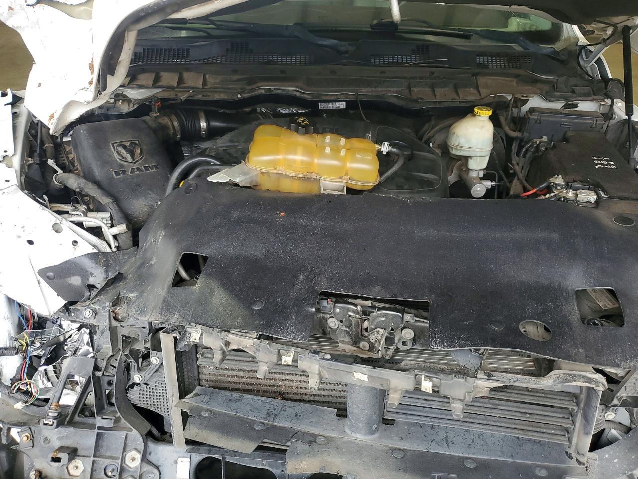 2015 RAM 1500 LARAMIE photo 11