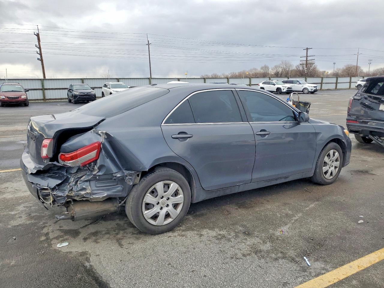 2010 TOYOTA CAMRY BASE photo 3