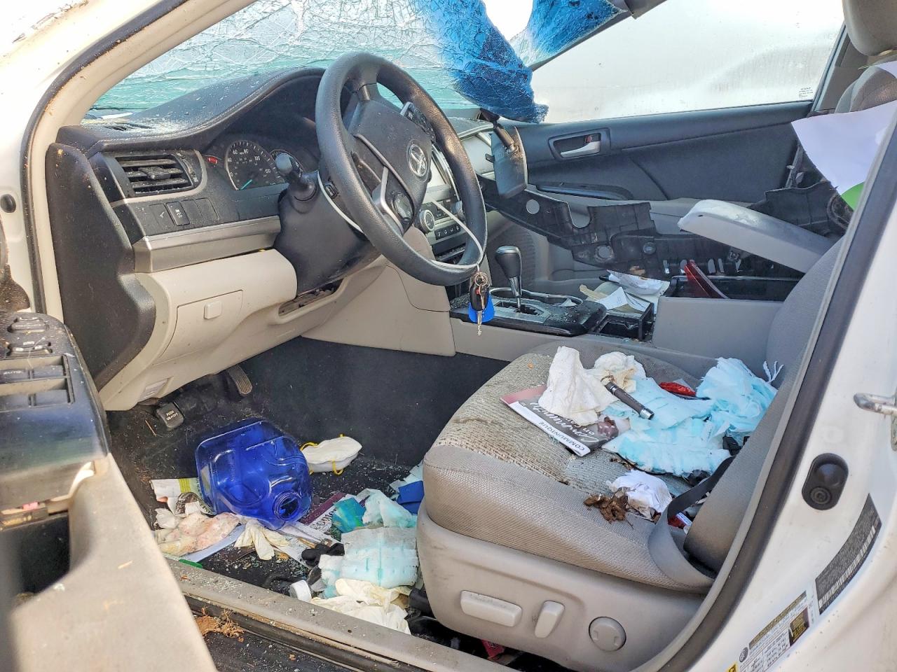 2014 TOYOTA CAMRY L photo 7