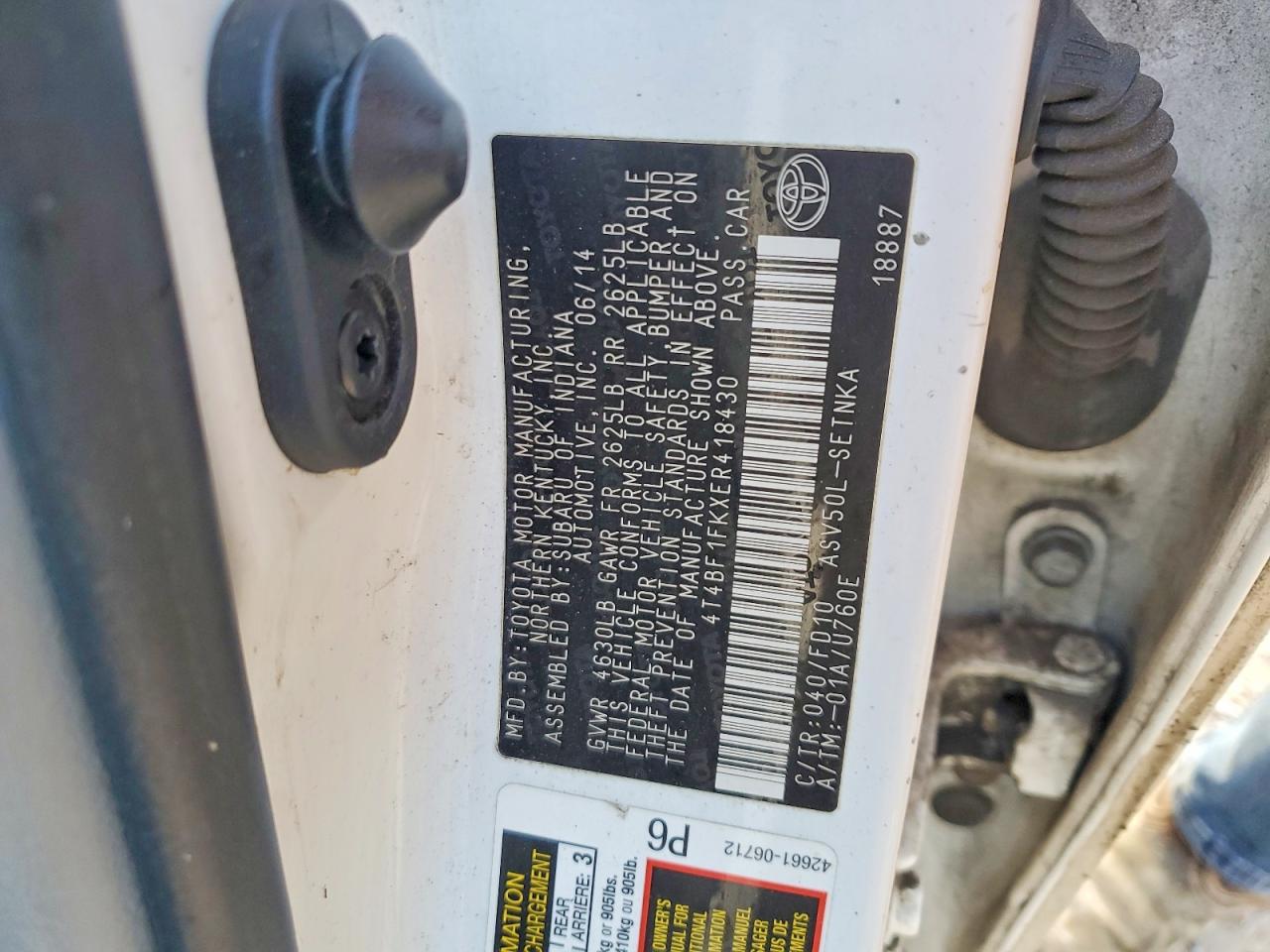 2014 TOYOTA CAMRY L photo 12