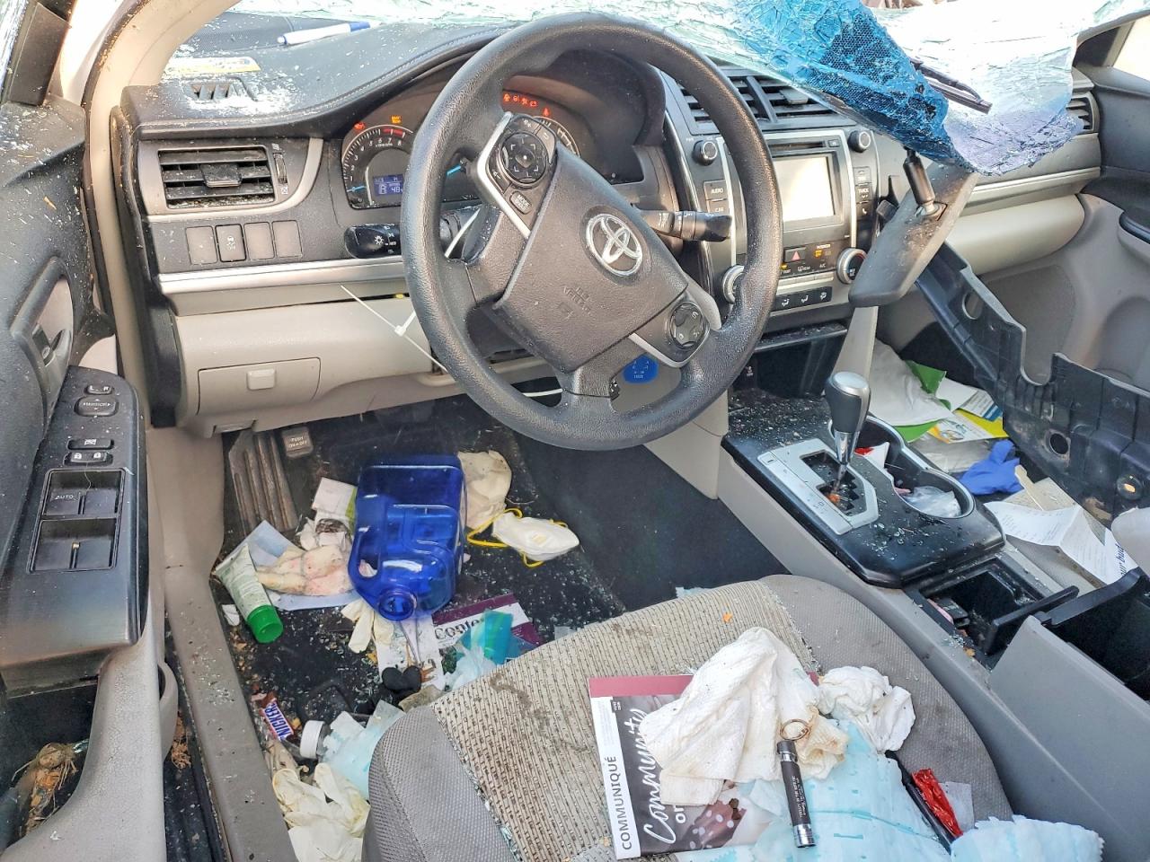 2014 TOYOTA CAMRY L photo 8