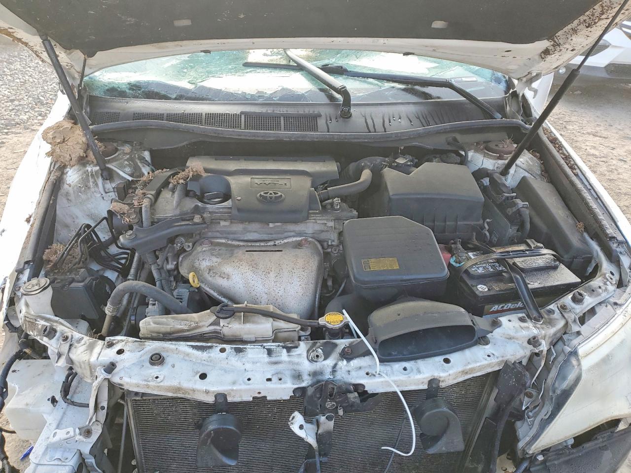 2014 TOYOTA CAMRY L photo 11