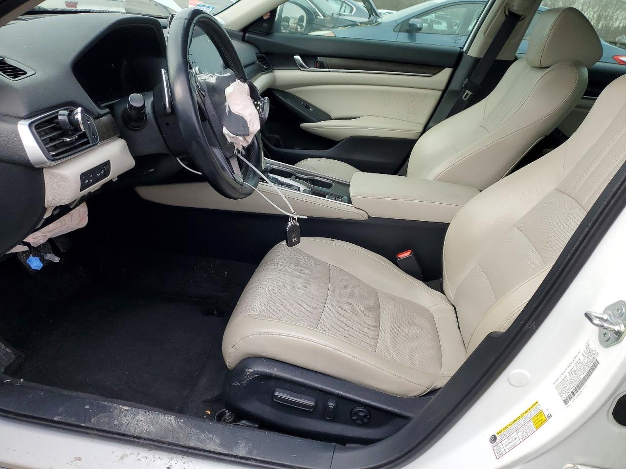 2018 HONDA ACCORD TOURING photo 7