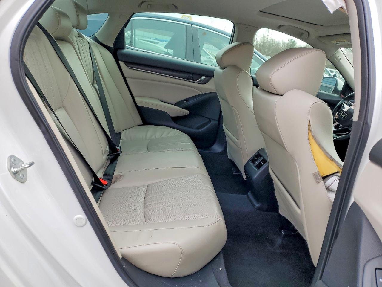 2018 HONDA ACCORD TOURING photo 10