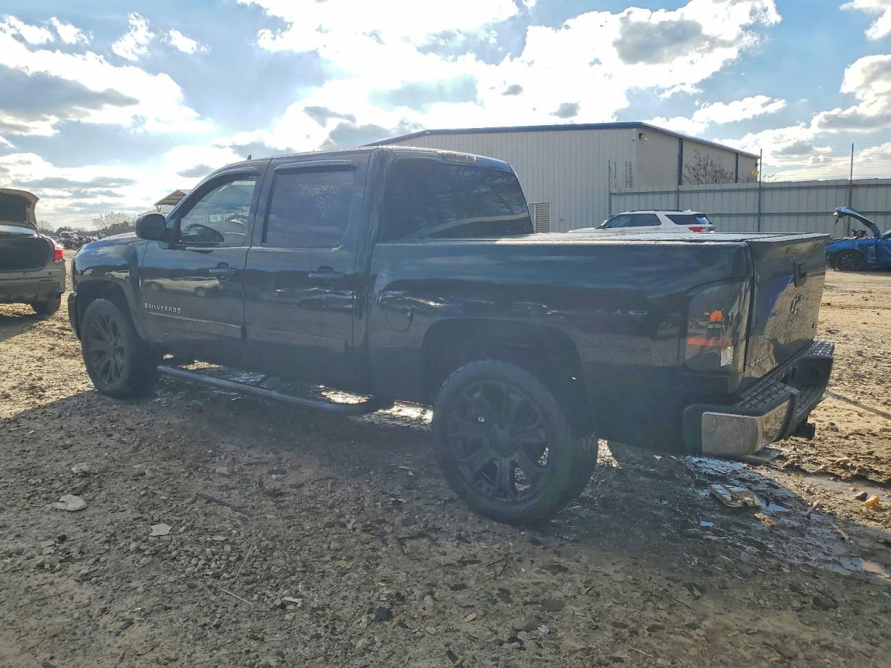 2007 CHEVROLET SILVERADO C1500 CREW CAB photo 2