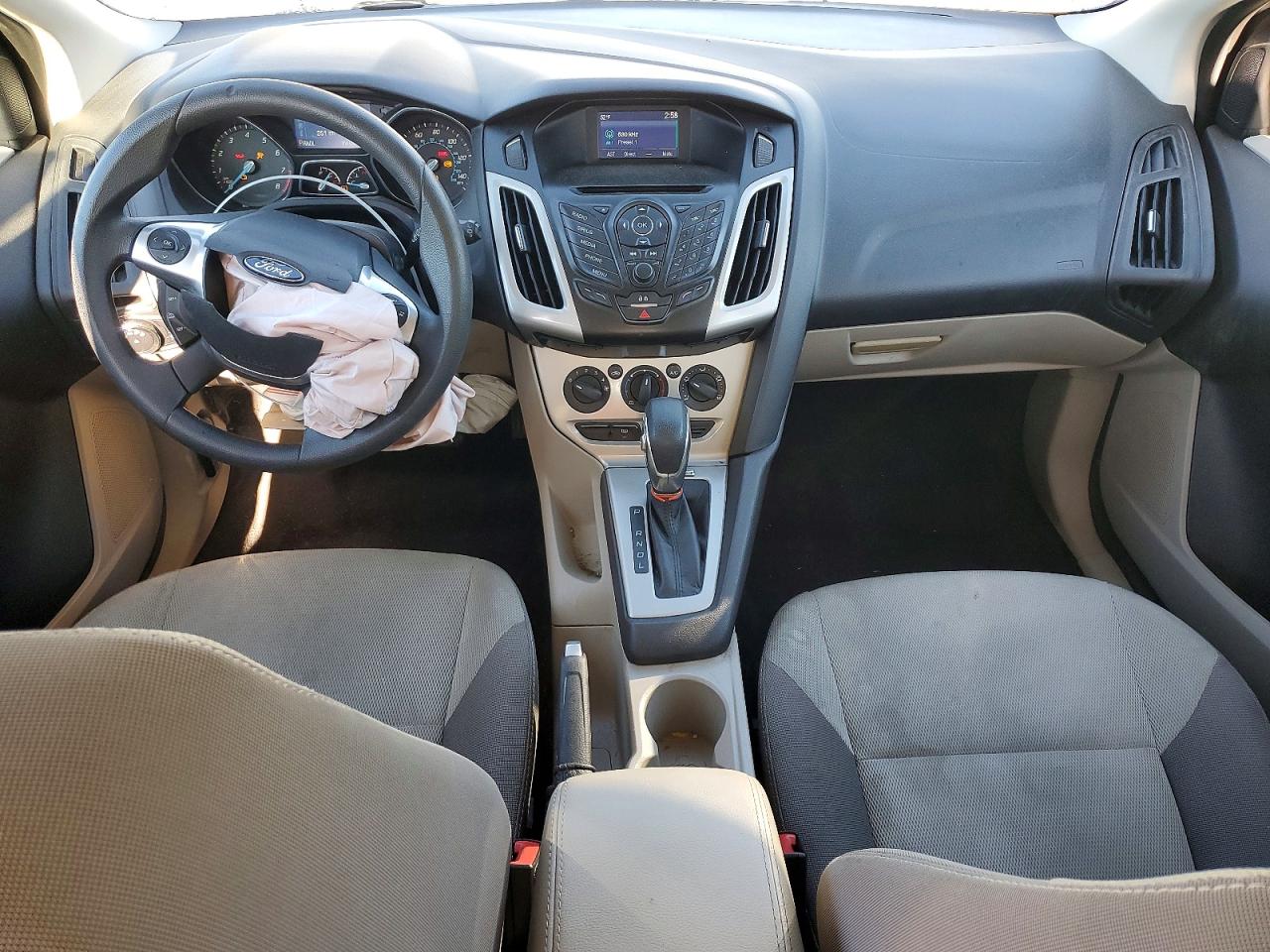 2014 FORD FOCUS SE photo 8