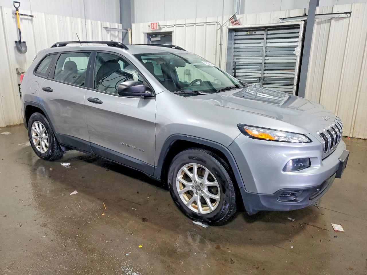 2016 JEEP CHEROKEE SPORT photo 4