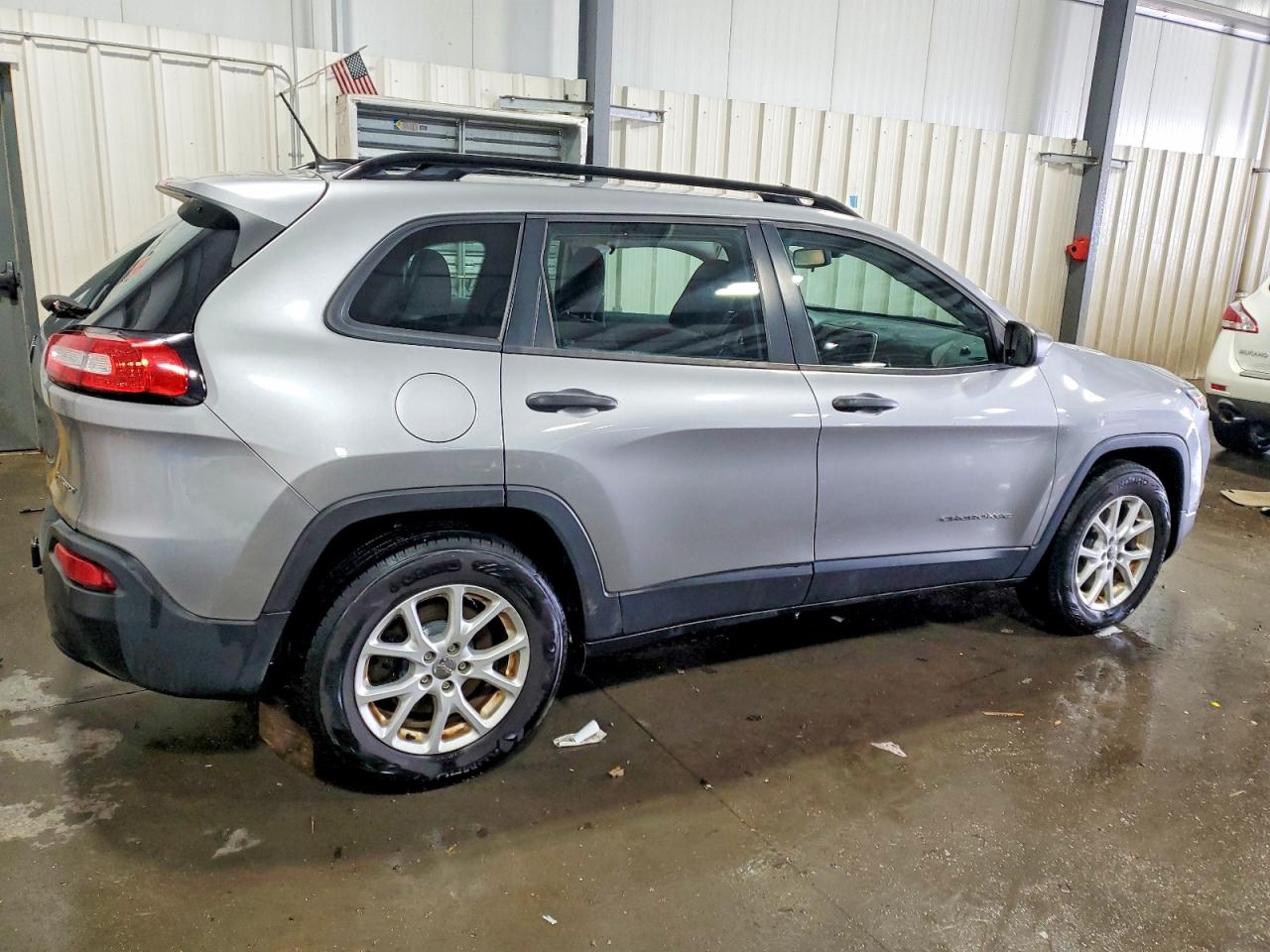2016 JEEP CHEROKEE SPORT photo 3