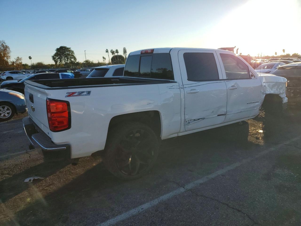 2015 CHEVROLET SILVERADO K1500 LT photo 3